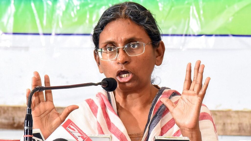 नटराजन ने ओप्पन लेबल रेवेन्थ के रिमोट से नियंत्रित होने के बाद आलोचना की, दिल्ली दरबार द्वारा किया गया '