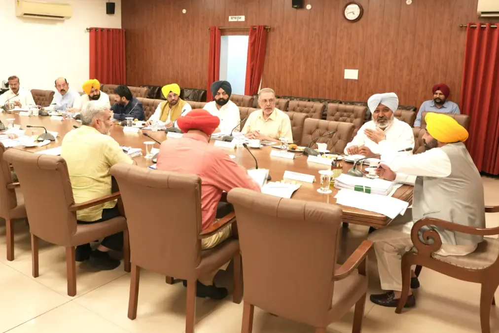 सीएम के नेतृत्व में, कैबिनेट रंगला पंजाब विकास योजना के तहत राज्य के फेसलिफ्ट के लिए नोड देता है