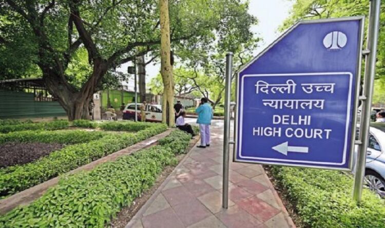 दिल्ली उच्च न्यायालय ने दो क्लब मालिकों के खिलाफ शराब बेचने, हुक्का को नाबालिगों को बेचने का आरोप लगाया