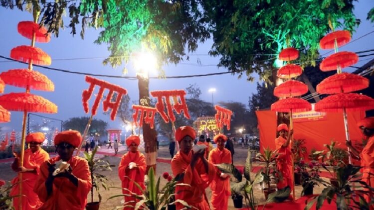 दिल्ली 11-13 अप्रैल से 'अयोध्या परव' की मेजबानी करने के लिए, लॉर्ड राम ने दिखाई देने वाली कलाकृतियों को दिखाया