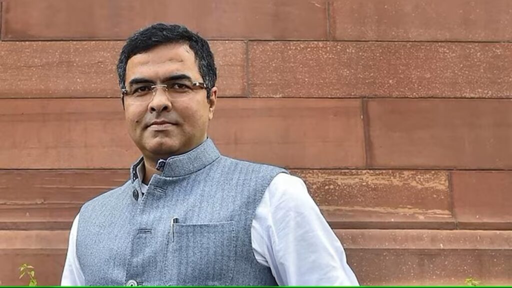 परवेश वर्मा ने लीकेज शिकायत के बाद सरकार के स्कूलों के निर्माण में जांच का आदेश दिया