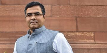 परवेश वर्मा ने लीकेज शिकायत के बाद सरकार के स्कूलों के निर्माण में जांच का आदेश दिया