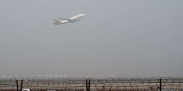 डस्ट स्टॉर्म हिट्स दिल्ली