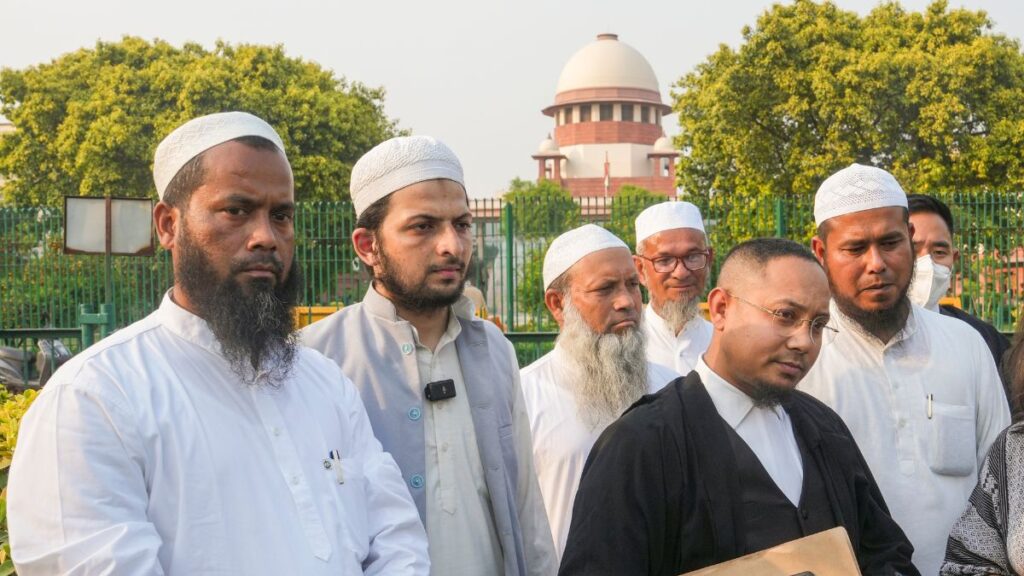 WAQF अधिनियम सुनवाई: सर्वोच्च न्यायालय याचिकाओं को चुनौतीपूर्ण अधिनियम पर सुनवाई जारी रखने के लिए