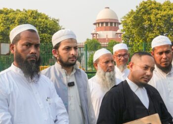 WAQF अधिनियम सुनवाई: सर्वोच्च न्यायालय याचिकाओं को चुनौतीपूर्ण अधिनियम पर सुनवाई जारी रखने के लिए