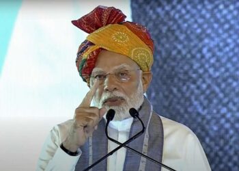 दिल्ली: पीएम मोदी ने अधिकारियों के साथ समीक्षा बैठक के दौरान यमुना सफाई योजनाओं का आकलन किया