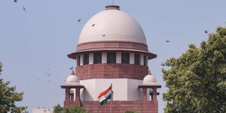 वक्फ एक्ट इन एससी: स्टेटस क्वो अगली सुनवाई तक, सेंटर को 7 दिन की प्रतिक्रिया मिलती है। 10 पॉइंट