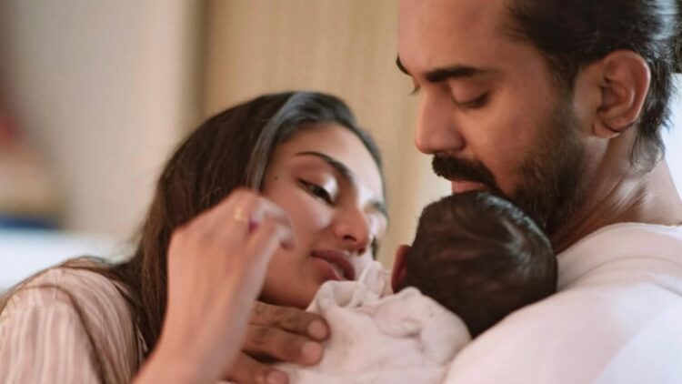 Kl Rahul और Athiya Shetty ने अपनी बेटी का नाम क्यूट फर्स्ट तस्वीर के साथ प्रकट किया | पोस्ट देखें