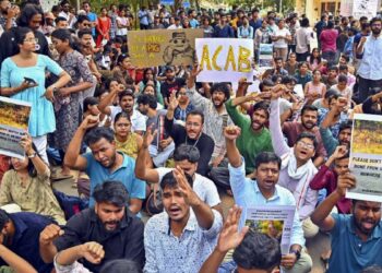 सुप्रीम कोर्ट ने हैदराबाद के पेड़ के फेलिंग पर तेलंगाना सरकार को रैप किया, मुख्य सचिव के खिलाफ कार्रवाई की चेतावनी दी