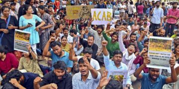 सुप्रीम कोर्ट ने हैदराबाद के पेड़ के फेलिंग पर तेलंगाना सरकार को रैप किया, मुख्य सचिव के खिलाफ कार्रवाई की चेतावनी दी
