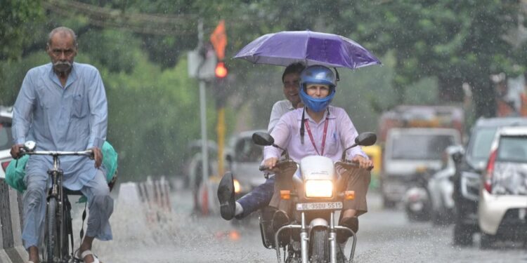 मौसम की चेतावनी: बारिश, दिल्ली-एनसीआर में गरज की संभावना, ऊपर और उत्तर भारत के अन्य हिस्सों में आज