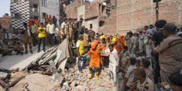मुस्तफाबाद बिल्डिंग पतन: 7 मृतकों में से एक परिवार से, राष्ट्रपति मुरमू ने दुःख व्यक्त किया