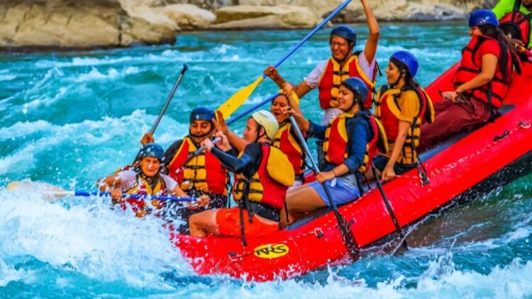 ऋषिकेश में राफ्टिंग करते समय मनुष्य की मृत्यु हो जाती है; इस जल खेल के दौरान पालन करने के लिए सुरक्षा नियमों को जानें