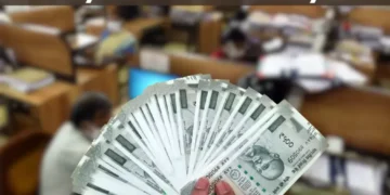 8 वां वेतन आयोग: केंद्रीय सरकार के कर्मचारियों के लिए बड़ा वेतन वृद्धि? And 27000 कमाने वाले लोग अब लगभग, 77000 कमा सकते हैं, चेक कैसे करें