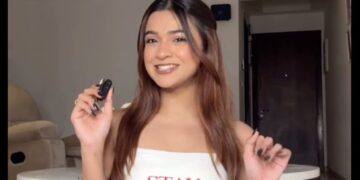 Apoorva Mukhija उर्फ ​​रिबेल किड भारत के लिए चुप्पी तोड़ने के लिए आज शाम 6 बजे YouTube वीडियो में अव्यक्त पंक्ति है