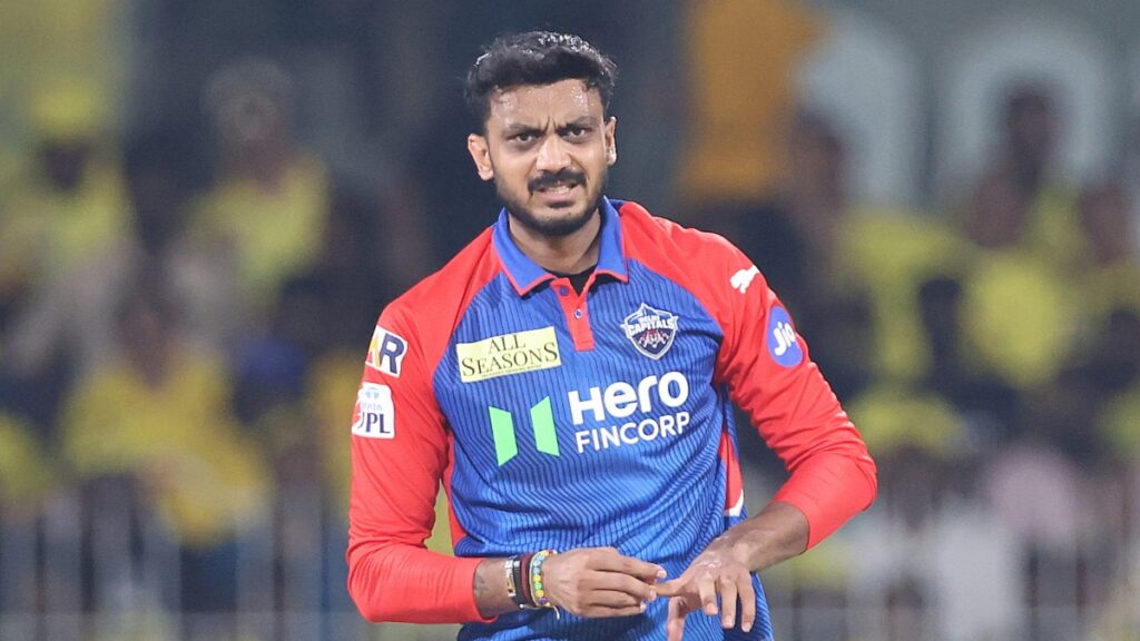 IPL 2025: एक्सर पटेल ने मुंबई इंडियंस के खिलाफ धीमी गति से दर को बनाए रखने के लिए जुर्माना लगाया