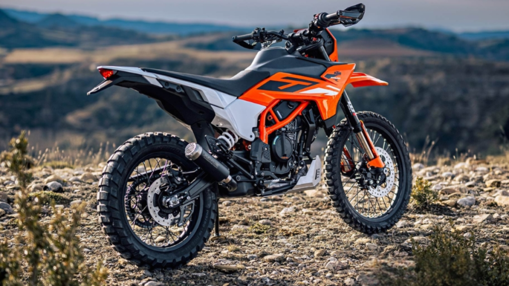 KTM 390 एंडुरो आर इंडिया लॉन्च 11 अप्रैल के लिए सेट: एक नया ऑफ-रोड युग शुरू होता है