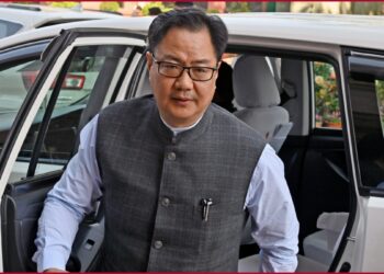 Kiren rijiju पर राहुल गांधी वक्फ बिल डिबेट के दौरान नहीं बोल रहे हैं