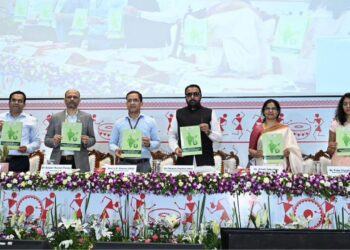 केंद्रीय मंत्री ने FSSAI के नए दिशानिर्देशों और पुनर्नवीनीकरण पालतू खाद्य पैकेजिंग के लिए लोगो की घोषणा की