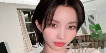 (छ) I-DLE'S SOYEON SLAMS IDOL डेटिंग बैन: "प्यार सांस लेने के रूप में स्वाभाविक है"