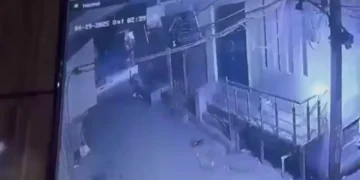 तूफान और बारिश के बाद दिल्ली के मुस्तफाबाद में चार मंजिला इमारत ढह गई; चार मृत, कई घायल