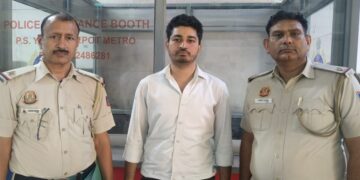 दिल्ली मेट्रो को गिरफ्तार करने वाले आदमी ने 'पीना' पकड़ा, उन्होंने कहा कि उन्होंने सोशल मीडिया पर वायरल जाने के लिए वीडियो शूट किया