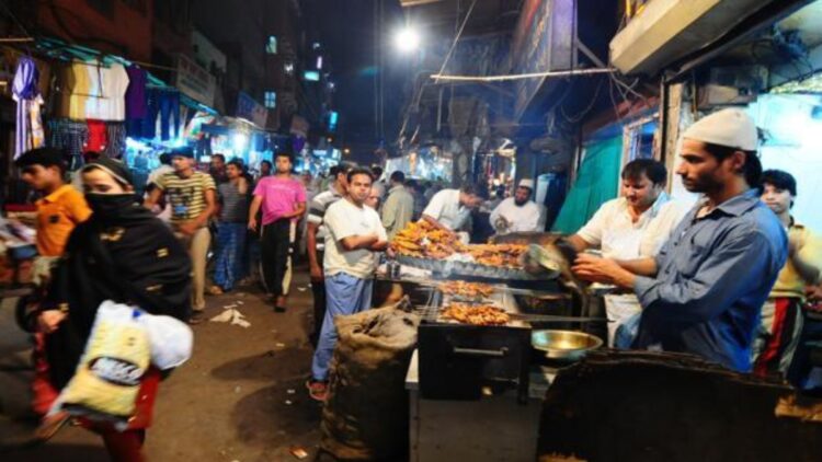दिल्ली: सड़क विक्रेताओं के लिए सलीमगढ़ किले के पास डेली नाइट मार्केट लॉन्च करने के लिए MCD