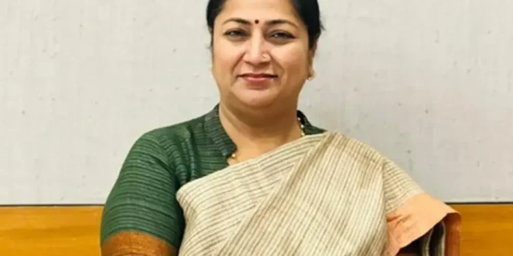 दिल्ली सीएम रेखा गुप्ता समीक्षाएँ शालीमार बाग में विकास कार्य, पानी और स्वच्छता के मुद्दों को संबोधित करने के लिए प्रमुख परियोजनाएं शुरू करती हैं