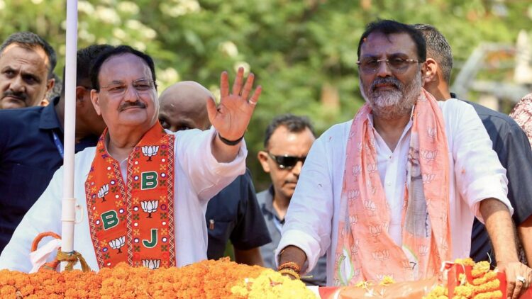 नाड्ड के निर्देश के बावजूद, भाजपा नेताओं ने निशिकंत दुबे के पीछे रैली की, एससी के 'ओवररेच' पर सवाल