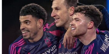 नॉटिंघम फ़ॉरेस्ट स्पर्स पर 2-1 से जीत के साथ 3 स्थान पर बरकरार है