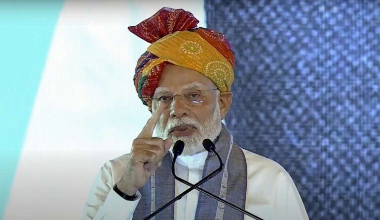 पीएम मोदी वक्फ एक्ट पर कांग्रेस को लक्षित करते हैं, भूमि 'लूट' को समाप्त करने के लिए संशोधित कानून कहते हैं और गरीब मुस्लिमों को लाभान्वित करते हैं