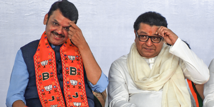 फडनवीस सरकार के खिलाफ 'हिंदी थोपा' रोना, क्यों राज ठाकरे की आवाज सबसे जोर से है
