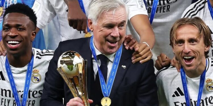 "यह बचाव करने के लिए सबसे अच्छी प्रणाली है," Ancelotti उस प्रणाली पर बोलता है जिसे वह मैड्रिड में खेलना पसंद करता है