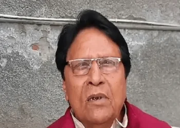रामजिलाल सुमन: राणा सांगा विवाद परिणाम! कार्नी सेना ने आगरा में एसपी सांसद के घर पर हमला किया, पुलिस पर पुलिस