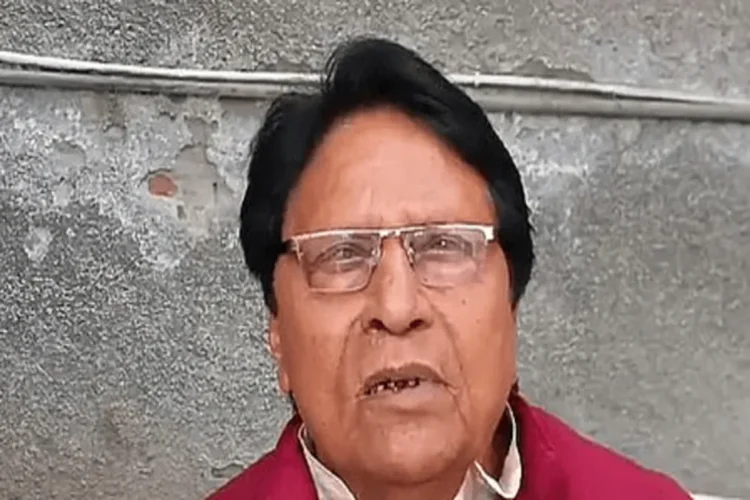 रामजिलाल सुमन: राणा सांगा विवाद परिणाम! कार्नी सेना ने आगरा में एसपी सांसद के घर पर हमला किया, पुलिस पर पुलिस