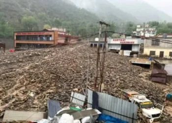 रामबन लैंडस्लाइड वायरल वीडियो: प्रकृति का रोष! लोग मृत, वाहन क्षतिग्रस्त, सड़क को धोया, J & K भूस्खलन बड़े पैमाने पर विनाश में परिणाम