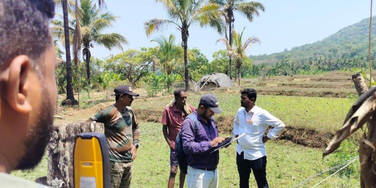सात दशकों, भूमि अधिकारों के लिए आशा की एक झलक