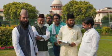 सुप्रीम कोर्ट में वक्फ लॉ: 5 मई तक वक्फ की स्थिति में कोई बदलाव नहीं, नियम एससी