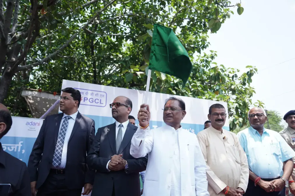 अडानी समूह खनन लॉजिस्टिक्स के लिए भारत के पहले हाइड्रोजन-संचालित ट्रक को तैनात करता है
