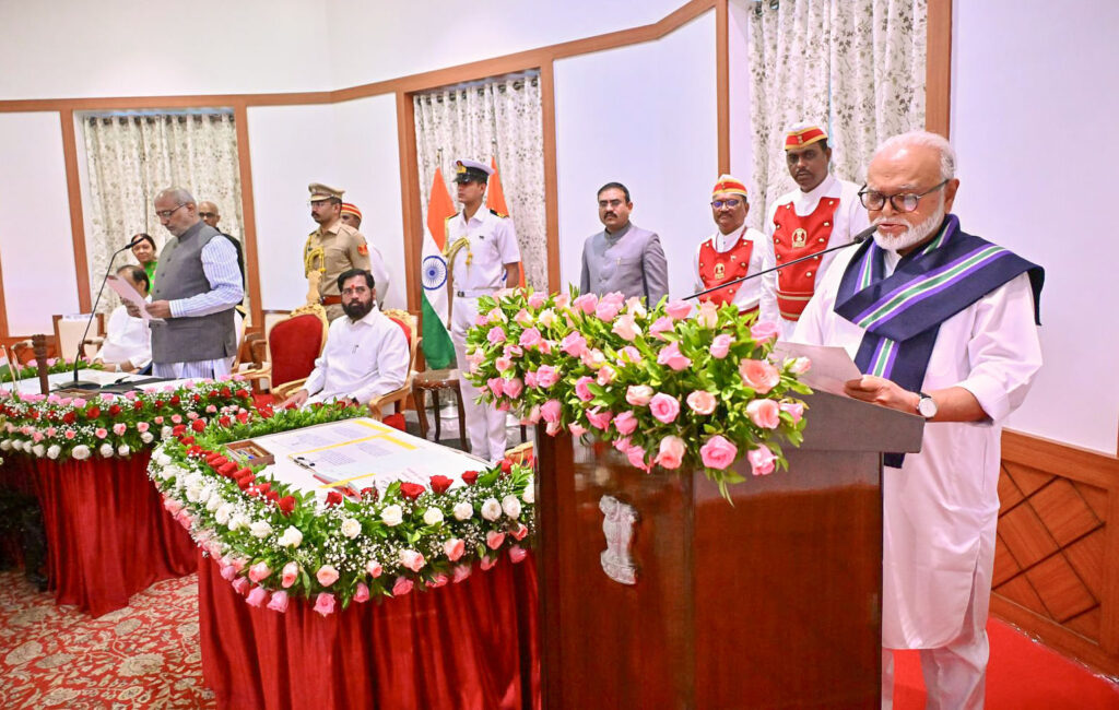 छगन भुजबाल एक महाराष्ट्र मंत्री हैं, फिर से। उनकी वापसी के पीछे 3 कारण