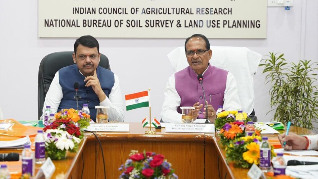 महाराष्ट्र को पूर्ण समर्थन बढ़ाने के लिए केंद्र; मौसम की स्थिति के अनुकूल फसल की किस्मों को विकसित करने पर जोर: शिवराज सिंह चौहान