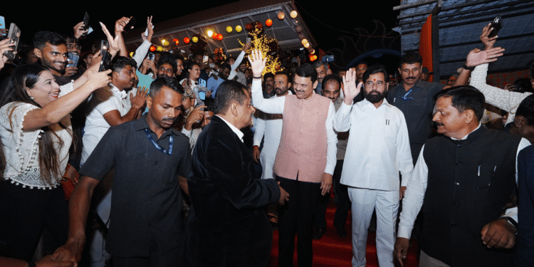100-दिवसीय शासन कार्यक्रम के बाद, सिविल सेवकों के लिए फडनविस की नई चुनौती-एक 150-दिवसीय कार्यक्रम