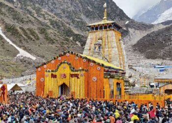 केदारनाथ मंदिर भक्तों के लिए खुलता है, चार धाम यात्रा की शुरुआत को चिह्नित करता है घड़ी