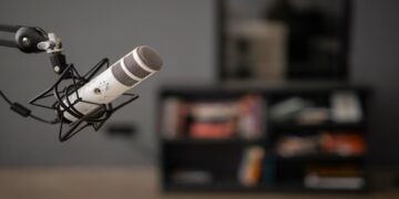 पाकिस्तान ब्रॉडकास्टर्स एसोसिएशन पाकिस्तान एफएम रेडियो स्टेशनों पर 'भारतीय गीतों' के प्रसारण पर प्रतिबंध लगाते हैं