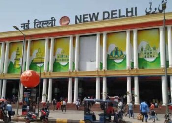 लावारिस बैग, पुलिस और बम दस्ते की जांच के बाद नई दिल्ली रेलवे स्टेशन पर सुरक्षा डरा