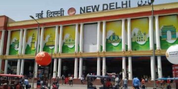 लावारिस बैग, पुलिस और बम दस्ते की जांच के बाद नई दिल्ली रेलवे स्टेशन पर सुरक्षा डरा