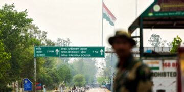 भारत पाकिस्तान से सभी आयातों को पाहलगाम आतंकी हमले पर तत्काल प्रभाव से प्रतिबंधित करता है
