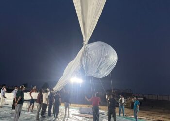 भारत सफलतापूर्वक स्ट्रैटोस्फेरिक एयरशिप प्लेटफॉर्म के मेडेन फ्लाइट ट्रायल का संचालन करता है घड़ी