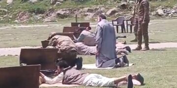 पाकिस्तानी आर्मी ने स्थानीय लोगों को पावलगाम हमले के बाद संभावित भारतीय प्रतिशोध के खतरों के बीच पोक में स्थानीय लोगों को प्रशिक्षित किया: वीडियो