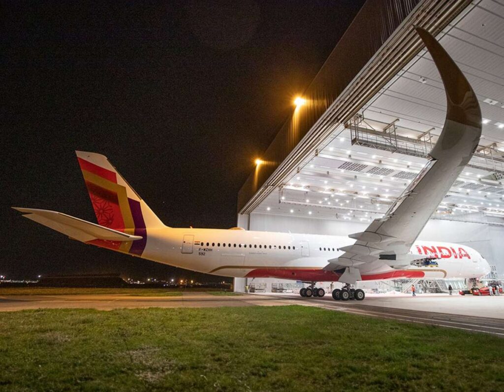 AIR INDIA DELHI -TEL AVIV फ्लाइट इजरायल के हवाई अड्डे के पास मिसाइल भूमि के बाद अबू धाबी को डायवर्ट किया गया